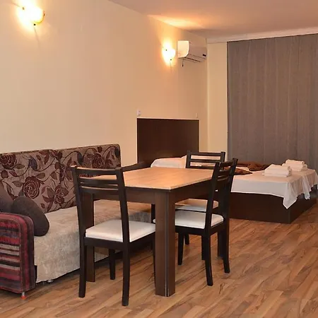 Ivtour In Yalta Complex Aranyhomok